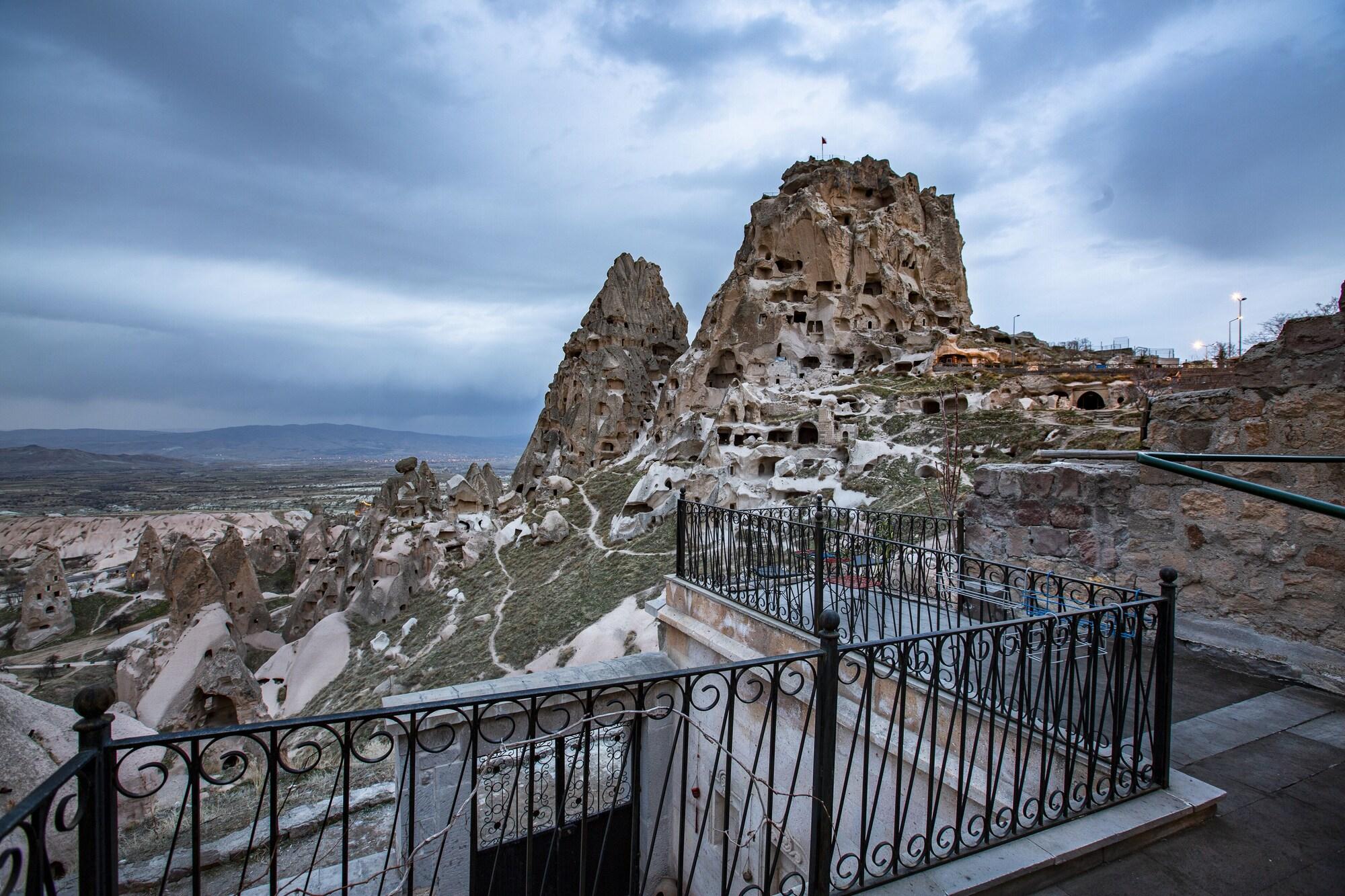 Caldera Cave Hotel