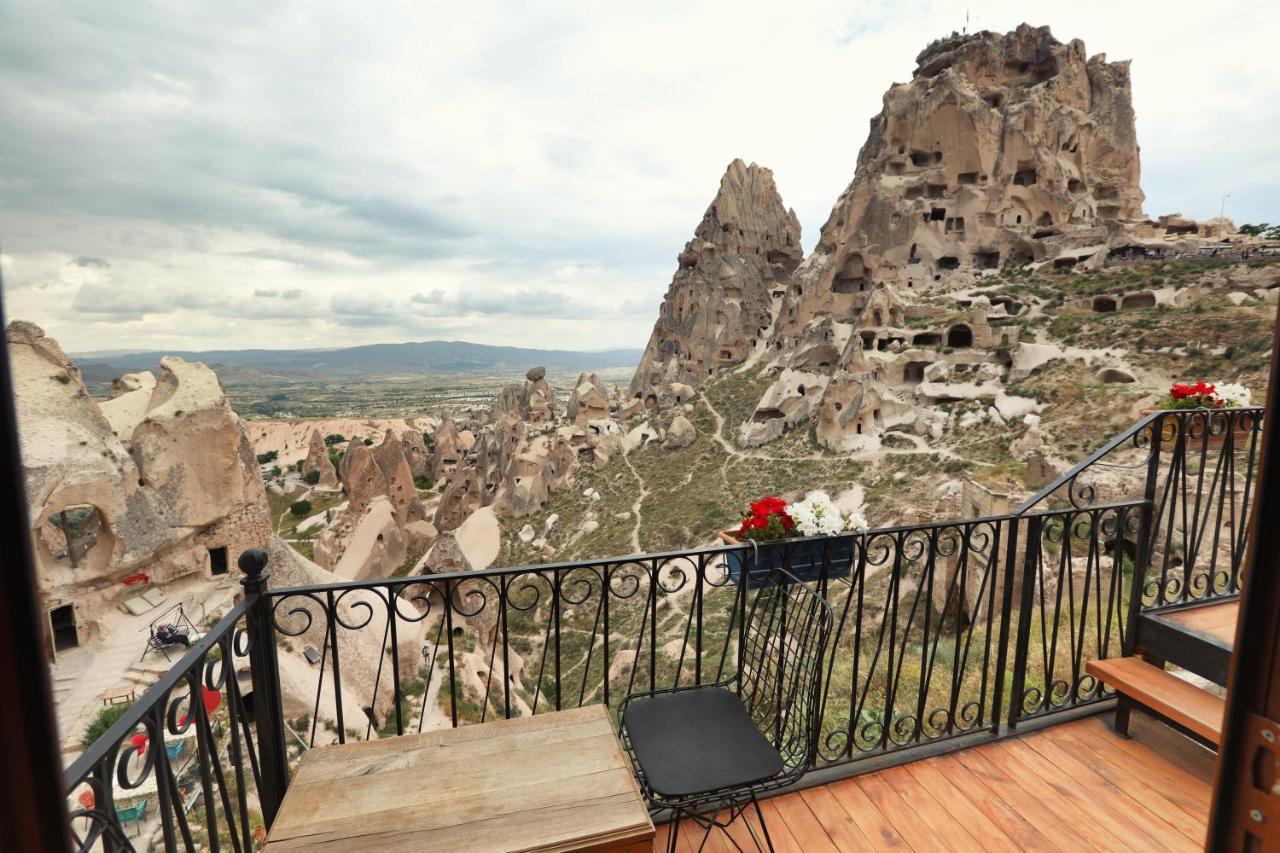 Caldera Cave Hotel 4*
