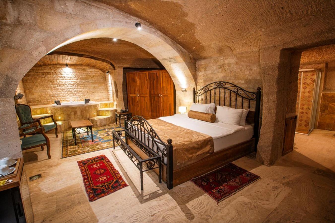 Hotel Caldera Cave 4*