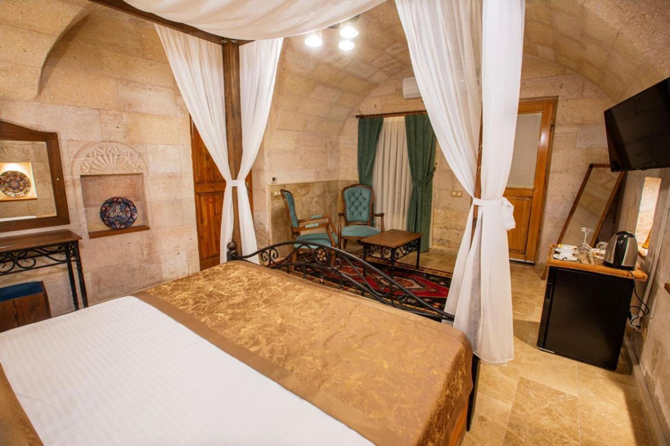 Hotel Caldera Cave 4*